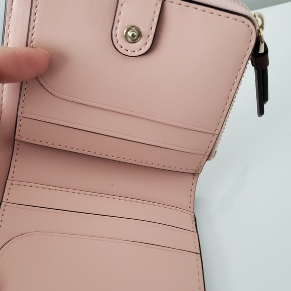 Kate Spade Doggy Wallet - Picture 8 of 10